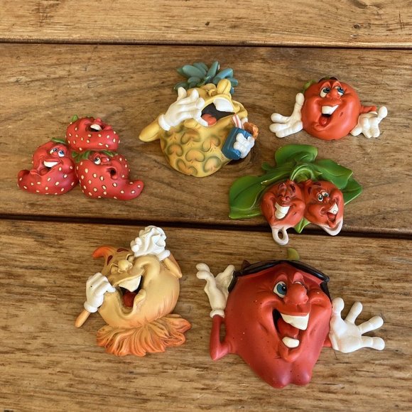 Gigglin Groceries Jack Graham Second Nature Anthropomorphic Fruit Wall Plaques - Picture 1 of 16